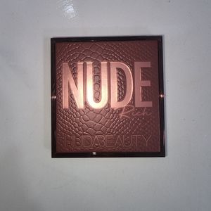Hudabeauty Nude obsessions eyeshadow palette